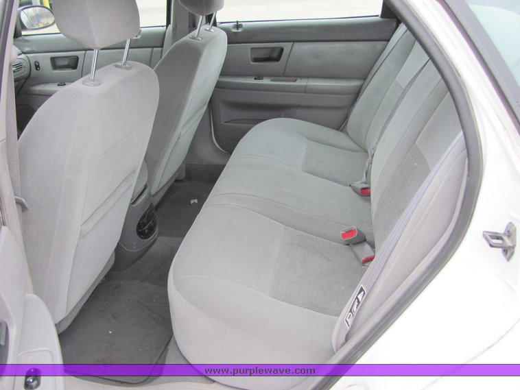 image for item 6696 2003 Ford Taurus LX