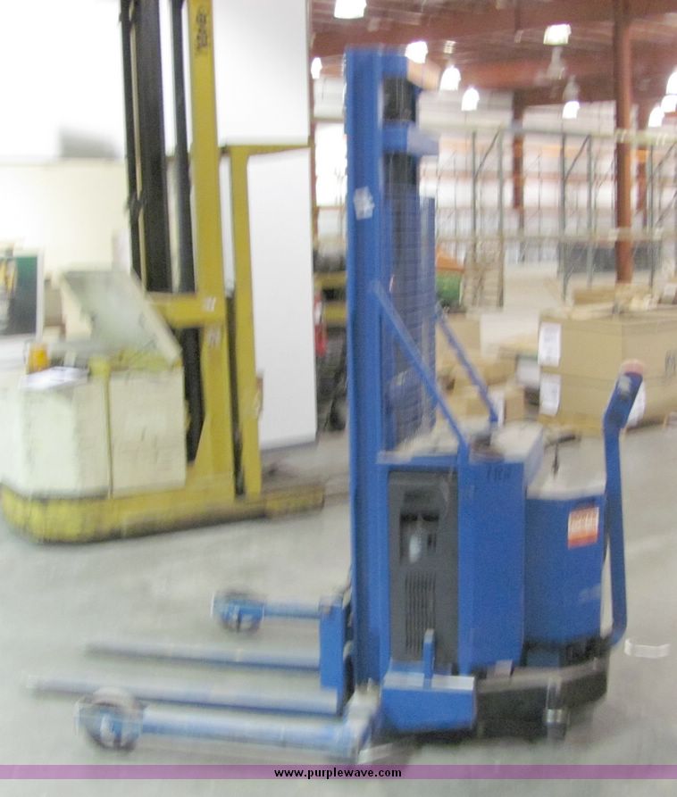 image for item 6718 Blue Giant fork lift