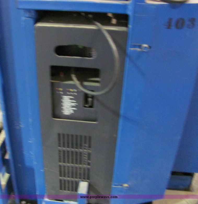 image for item 6718 Blue Giant fork lift