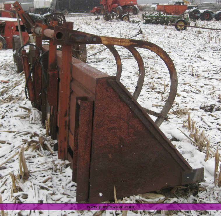 image for item 7756 9' bucket with grapple