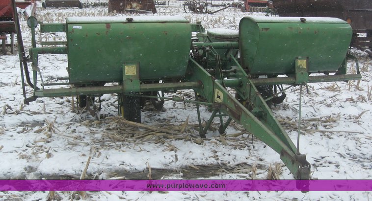 image for item 7777 John Deere 1240 four row planter