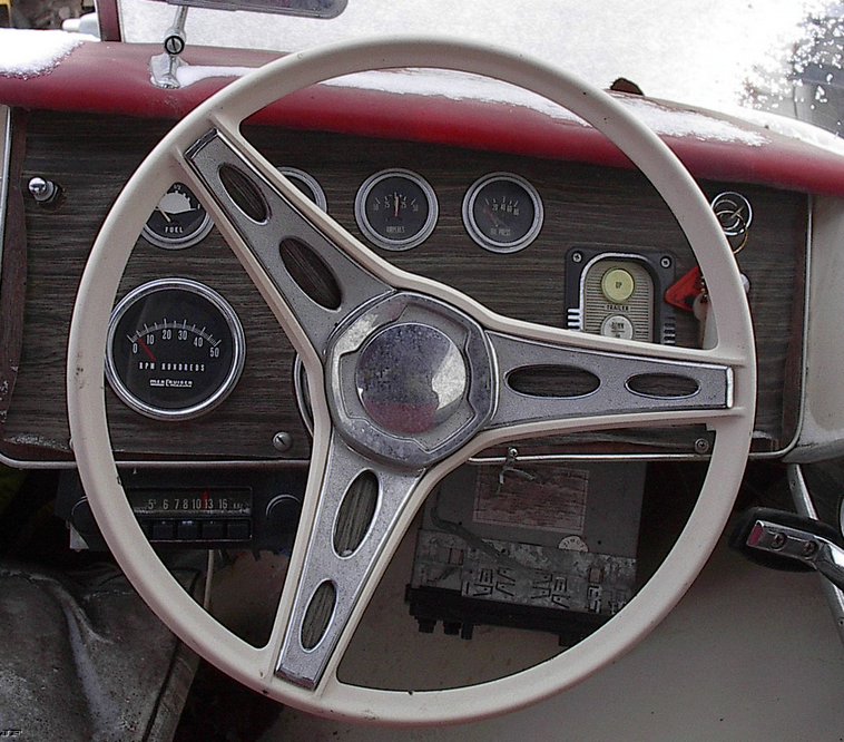 image for item 7800 19' boat with trailer