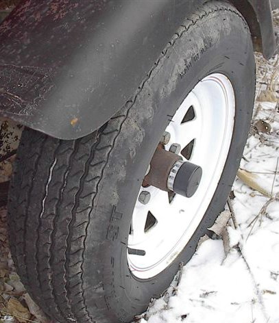 image for item 7800 19' boat with trailer