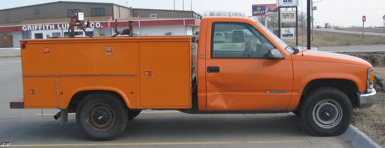 image for item 7802 1997 Chevrolet C2500 pickup with Knapheide bed