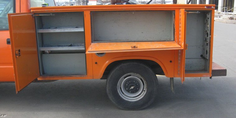 image for item 7802 1997 Chevrolet C2500 pickup with Knapheide bed