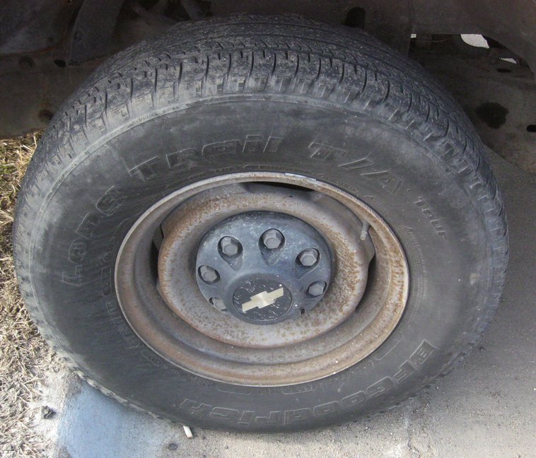 image for item 7802 1997 Chevrolet C2500 pickup with Knapheide bed