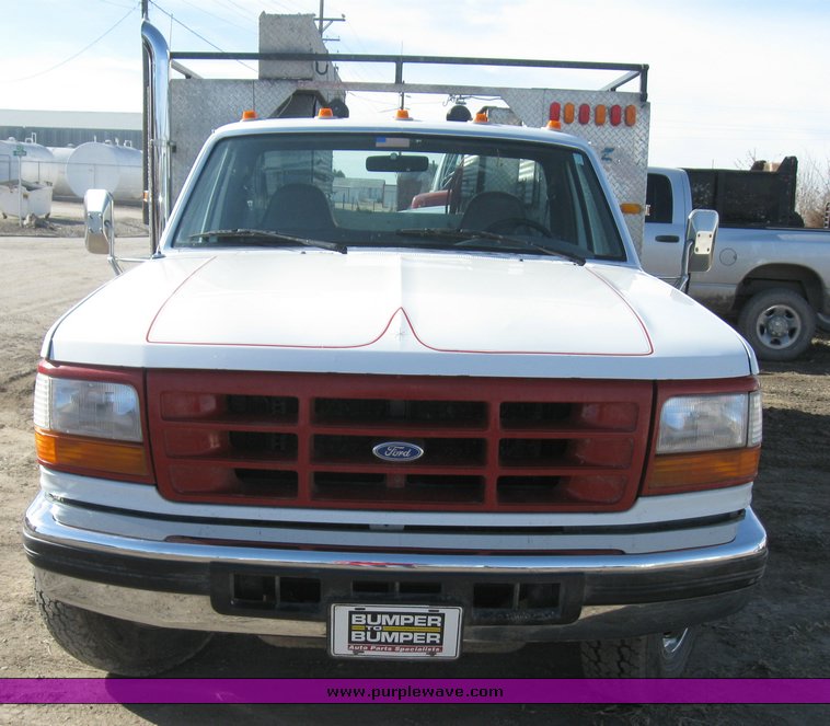image for item 8079 1995 Ford F-350 truck with utility bed