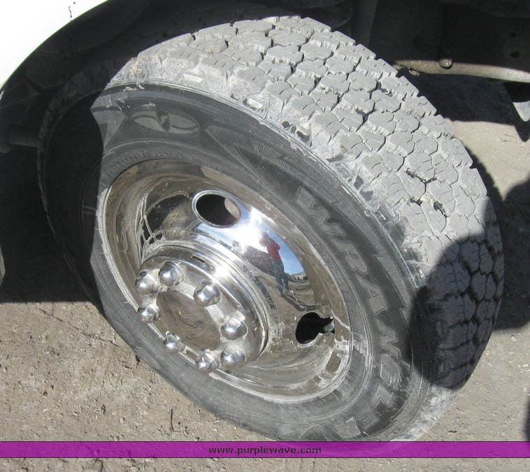 image for item 8079 1995 Ford F-350 truck with utility bed