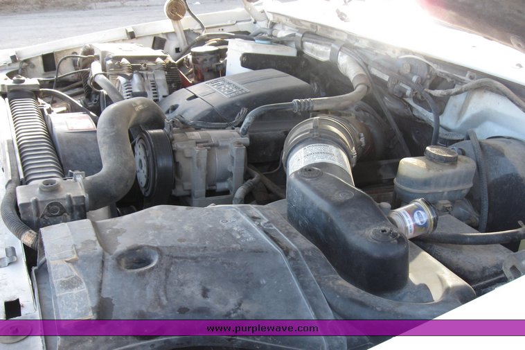 image for item 8079 1995 Ford F-350 truck with utility bed