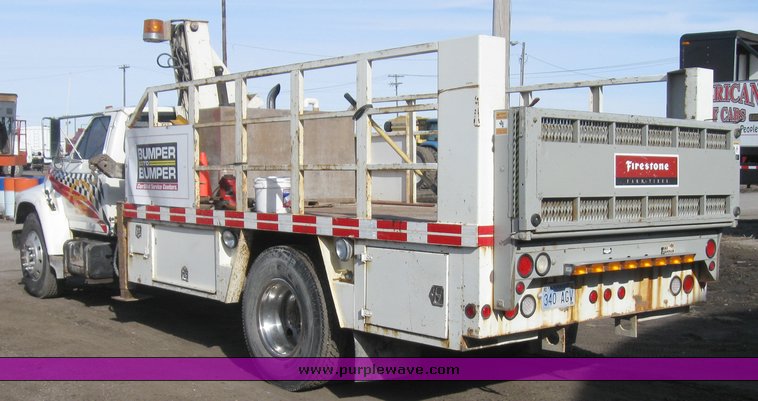 image for item 8080 1997 Ford F600 conventional cab service truck