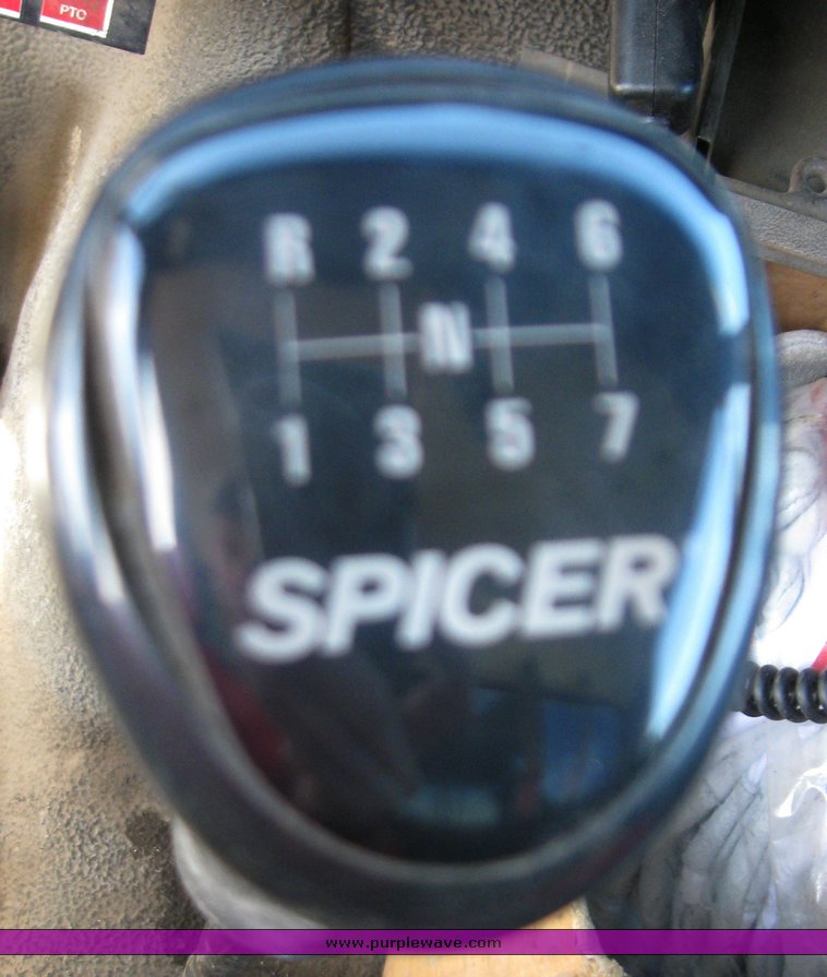 image for item 8080 1997 Ford F600 conventional cab service truck