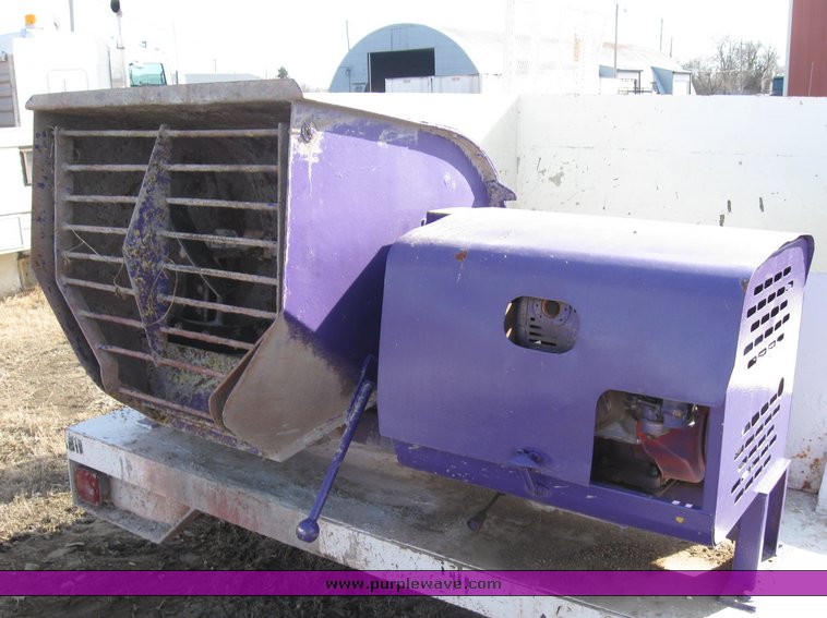 image for item 8081 1997 8' x 18' concrete curbing trailer