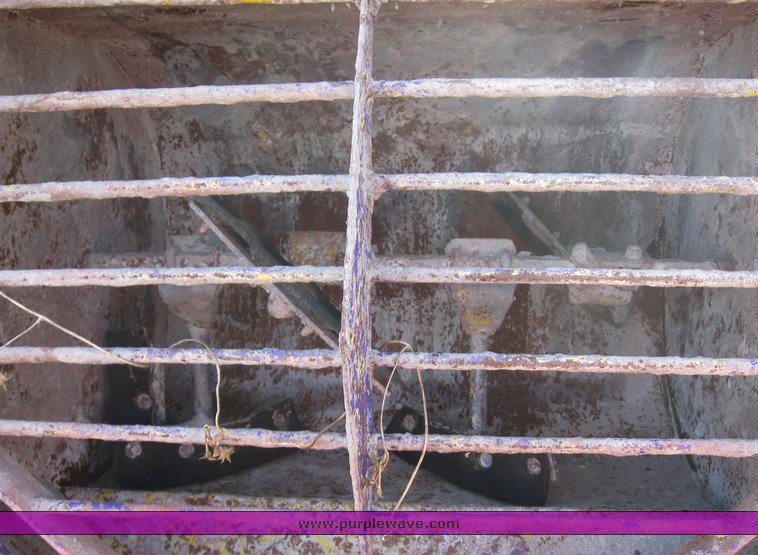 image for item 8081 1997 8' x 18' concrete curbing trailer