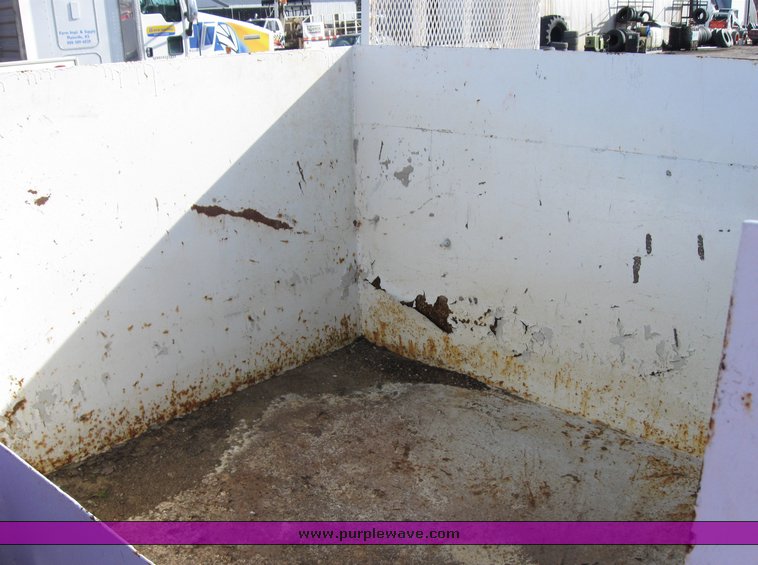 image for item 8081 1997 8' x 18' concrete curbing trailer