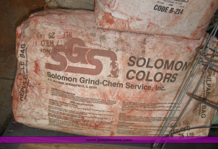 image for item 8081 1997 8' x 18' concrete curbing trailer