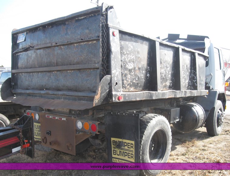 image for item 8082 1992 Ford Cargo LT CF8000 dump truck