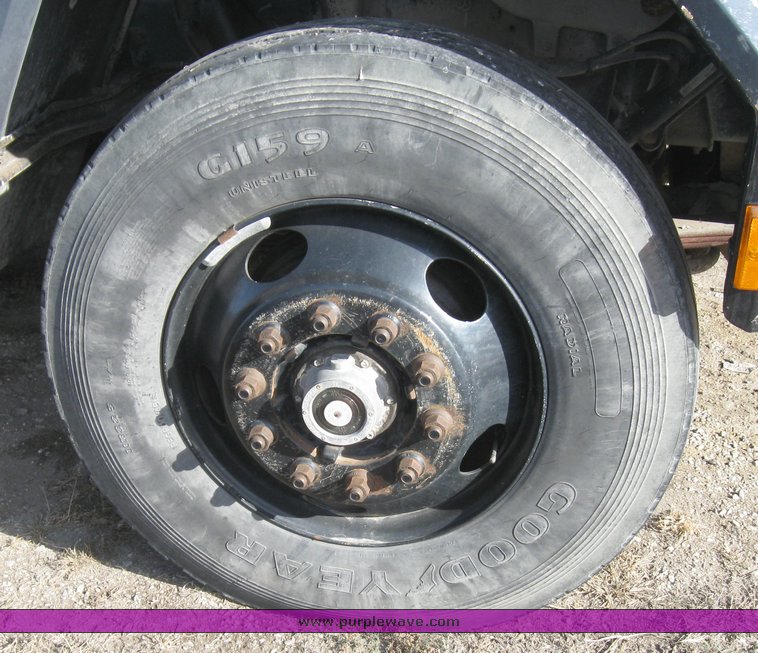 image for item 8082 1992 Ford Cargo LT CF8000 dump truck