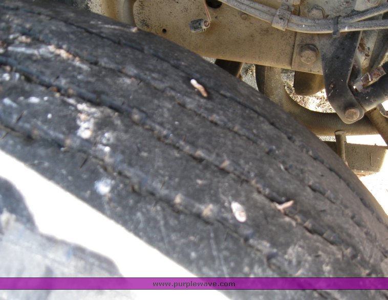 image for item 8082 1992 Ford Cargo LT CF8000 dump truck