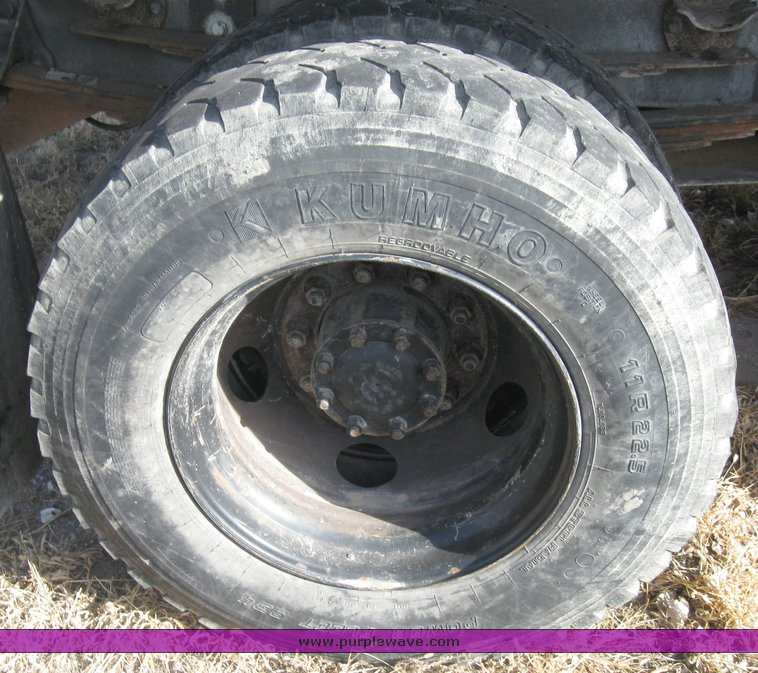 image for item 8082 1992 Ford Cargo LT CF8000 dump truck