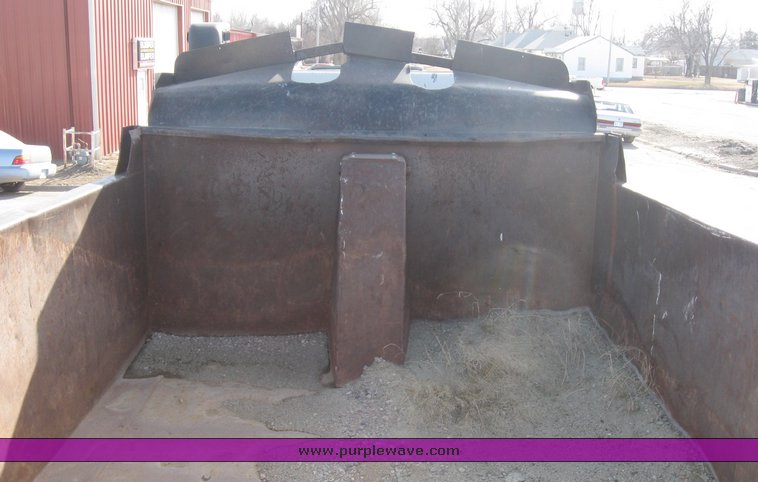 image for item 8082 1992 Ford Cargo LT CF8000 dump truck