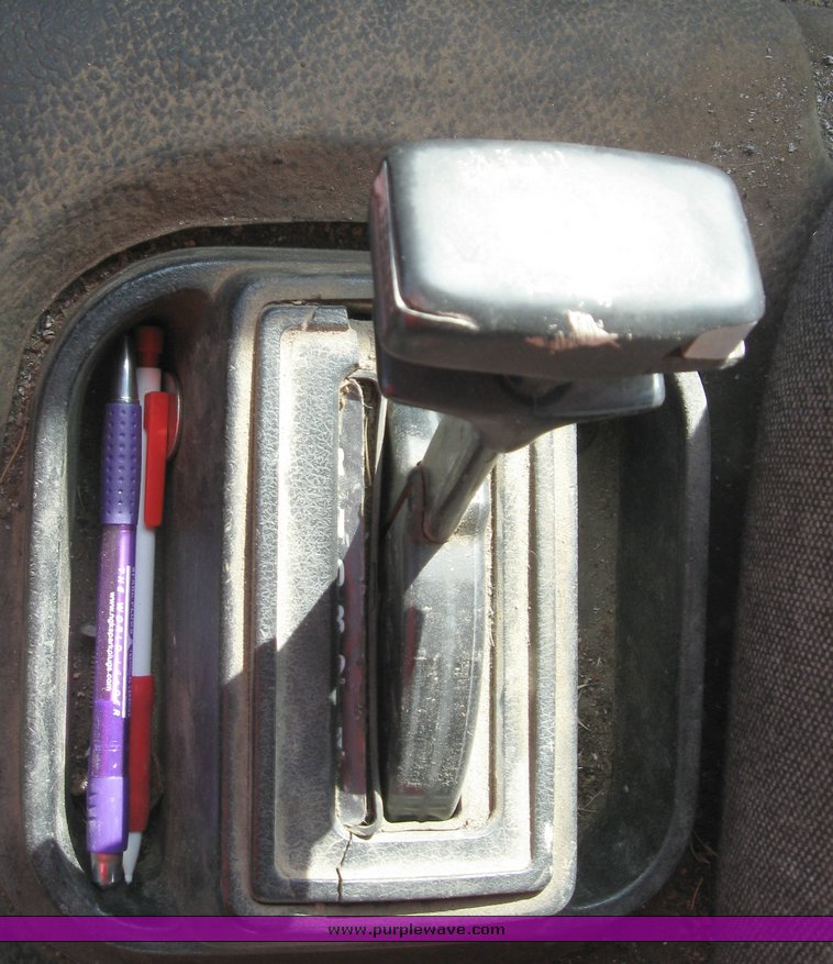 image for item 8082 1992 Ford Cargo LT CF8000 dump truck