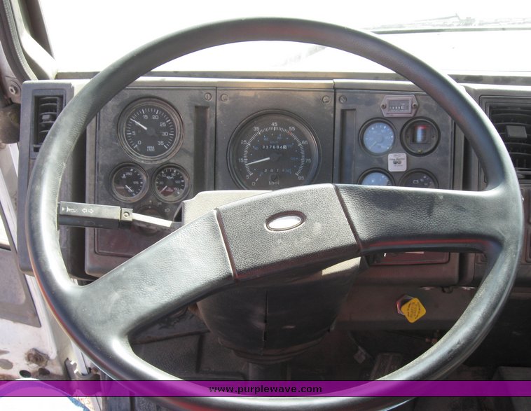 image for item 8082 1992 Ford Cargo LT CF8000 dump truck