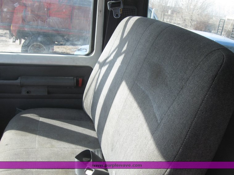 image for item 8082 1992 Ford Cargo LT CF8000 dump truck