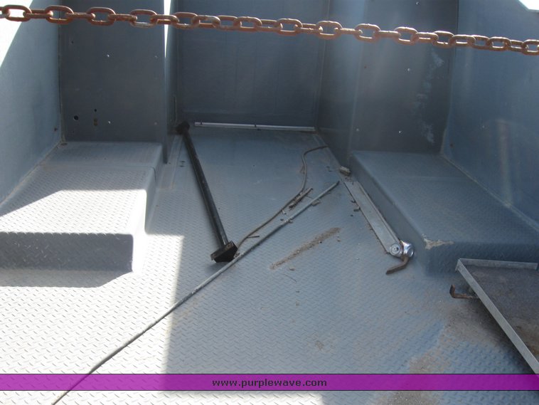 image for item 8083 Fiberglass tire service bed