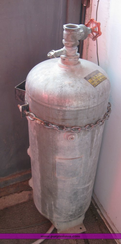 image for item 8083 Fiberglass tire service bed