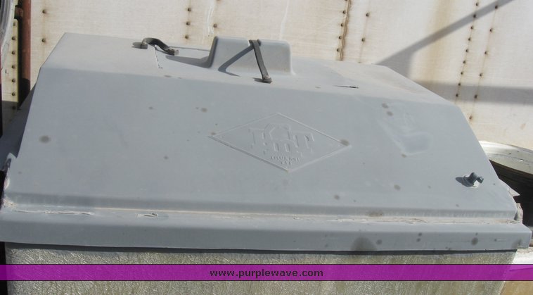 image for item 8083 Fiberglass tire service bed