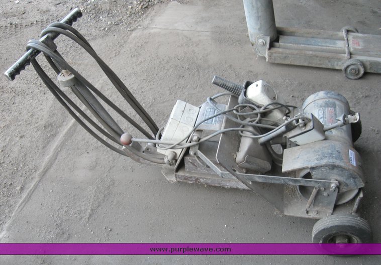 image for item 8085 Robbins and Myers heavy duty wheel balancer