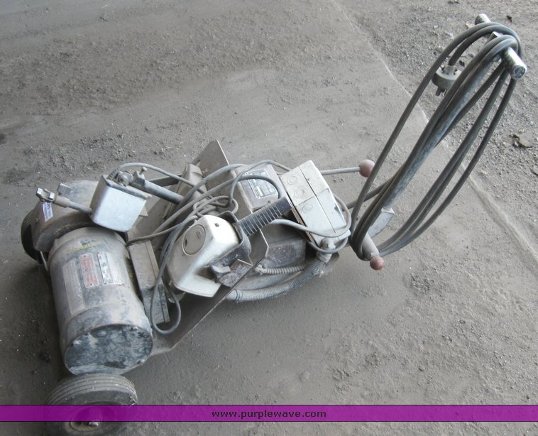 image for item 8085 Robbins and Myers heavy duty wheel balancer