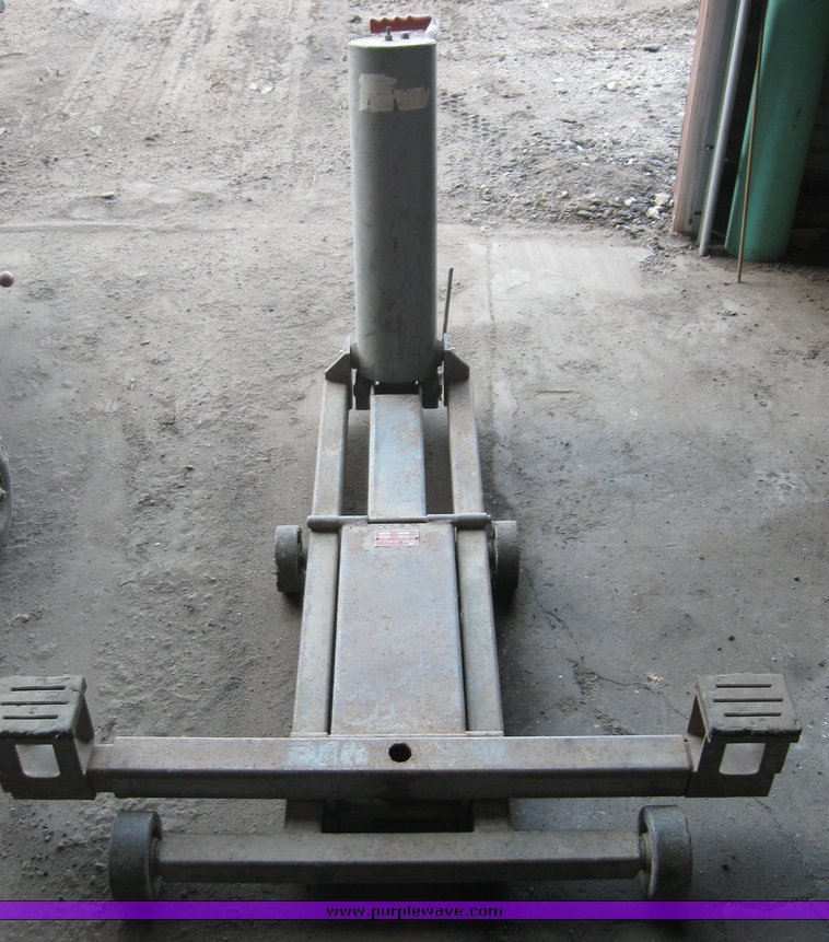 Vulcan air/hydraulic bumper jack in Plainville, KS Item 8086 sold