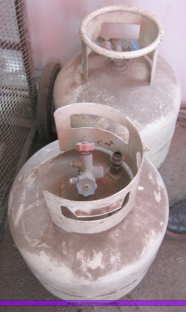 image for item 8088 White Industries R-12 refrigerant recovery machine