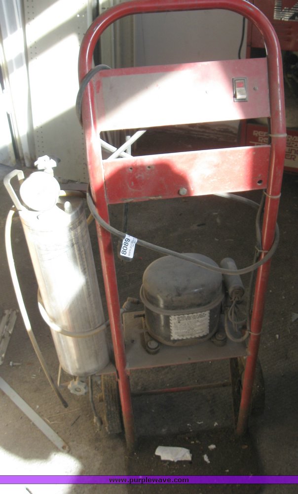 image for item 8089 R-12 vacuum recharger