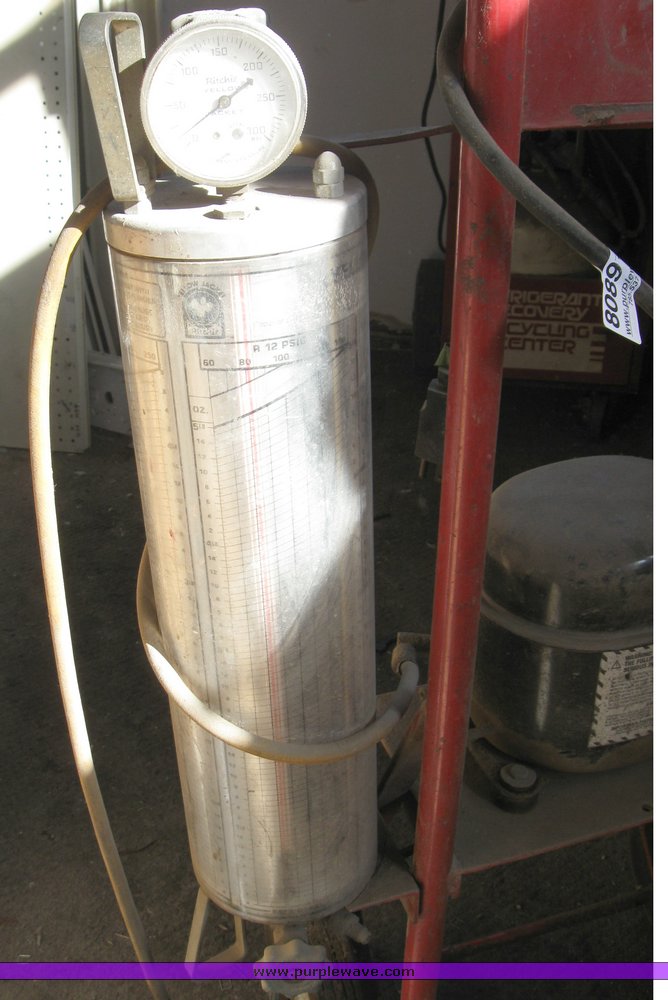 image for item 8089 R-12 vacuum recharger