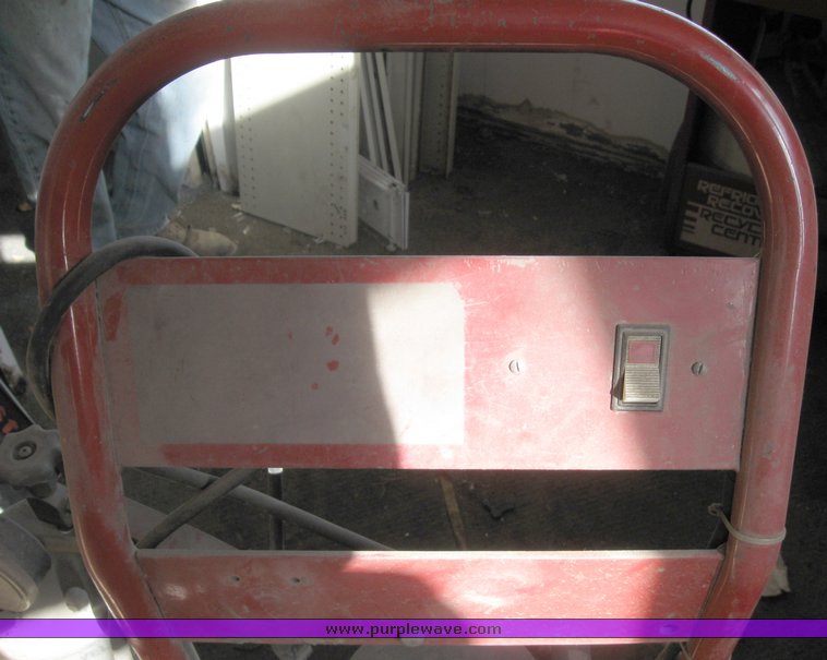 image for item 8089 R-12 vacuum recharger