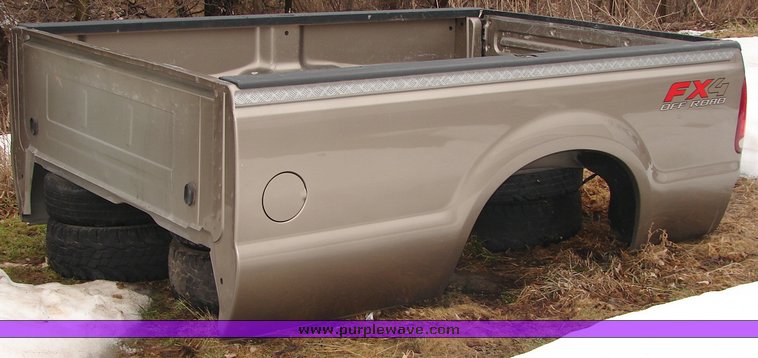 image for item 8500 8' pickup bed fits 2007 series F250 or F350