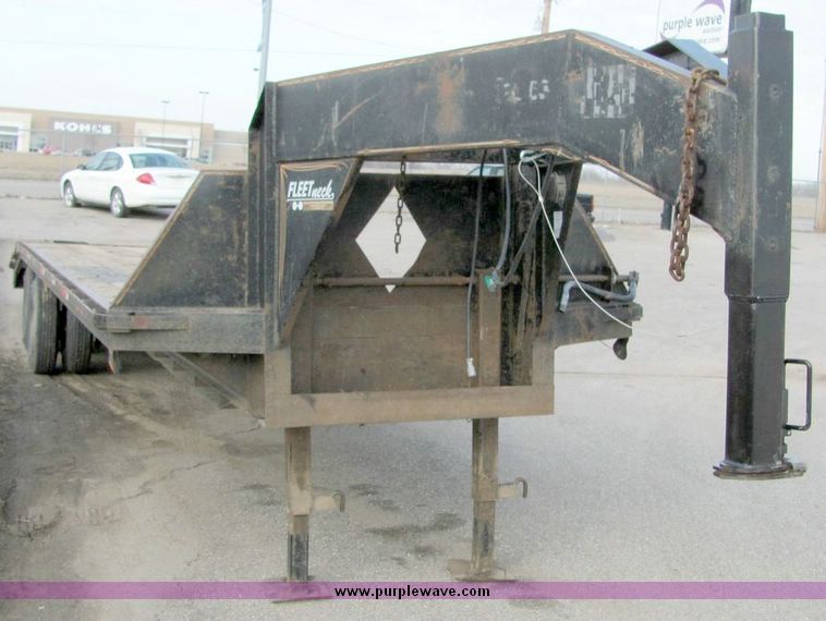 image for item 9073 1995 Fleet Neck 25' dual tire tandem axle trailer