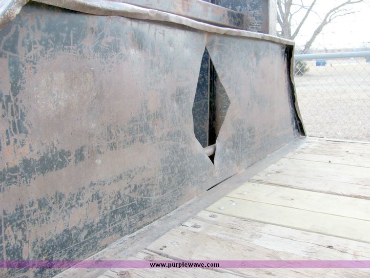 image for item 9073 1995 Fleet Neck 25' dual tire tandem axle trailer