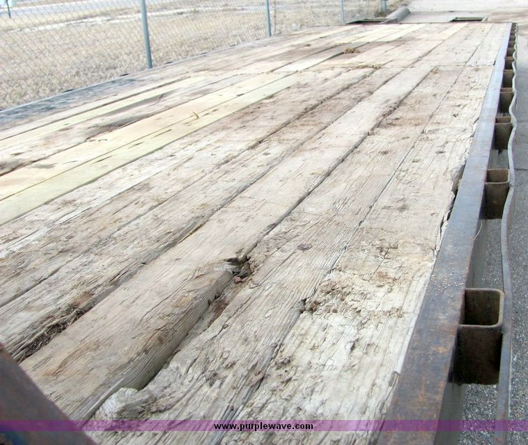 image for item 9073 1995 Fleet Neck 25' dual tire tandem axle trailer