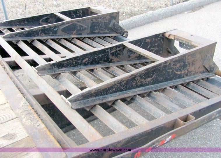 image for item 9073 1995 Fleet Neck 25' dual tire tandem axle trailer