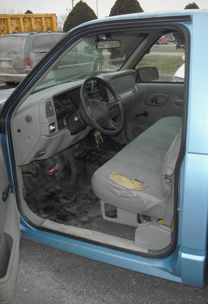 image for item 3008 1997 Chevrolet C1500 pickup