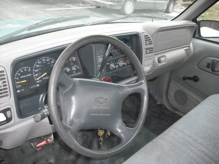 image for item 3008 1997 Chevrolet C1500 pickup