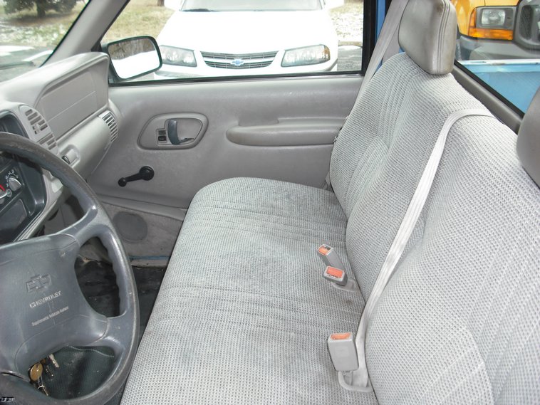 image for item 3008 1997 Chevrolet C1500 pickup