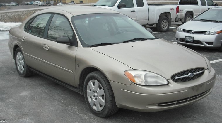 image for item 3009 2001 Ford Taurus LX