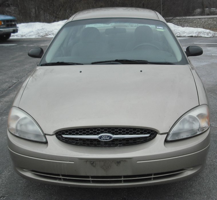 image for item 3009 2001 Ford Taurus LX