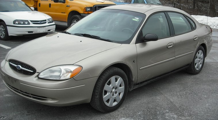 image for item 3009 2001 Ford Taurus LX
