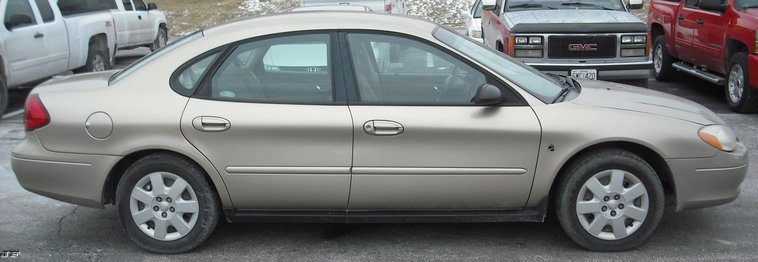 image for item 3009 2001 Ford Taurus LX