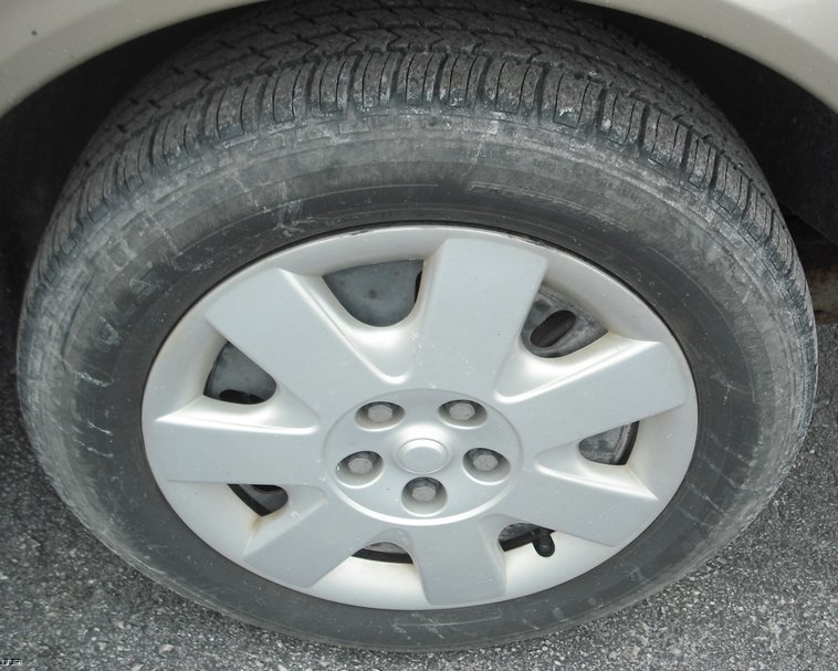 image for item 3009 2001 Ford Taurus LX